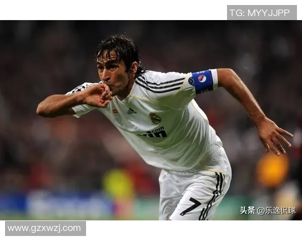 世界足坛强壮球星盘点 哪些球员因强悍体魄成为传奇人物