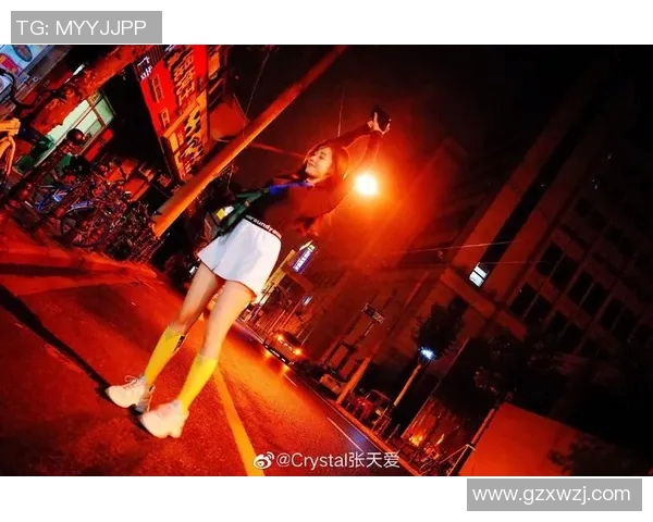 足球明星球袜穿搭技巧解析助你提升场上表现与风采